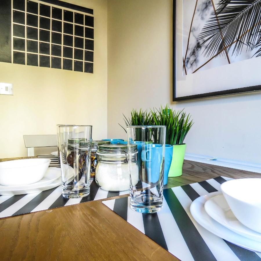 Tudors Esuites 4 Bedroom House Driveway & Garden Birmingham Ngoại thất bức ảnh